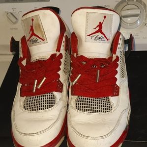 Air Jordan Retro 4 "Fire Red"